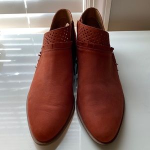 Lucky booties pakpao